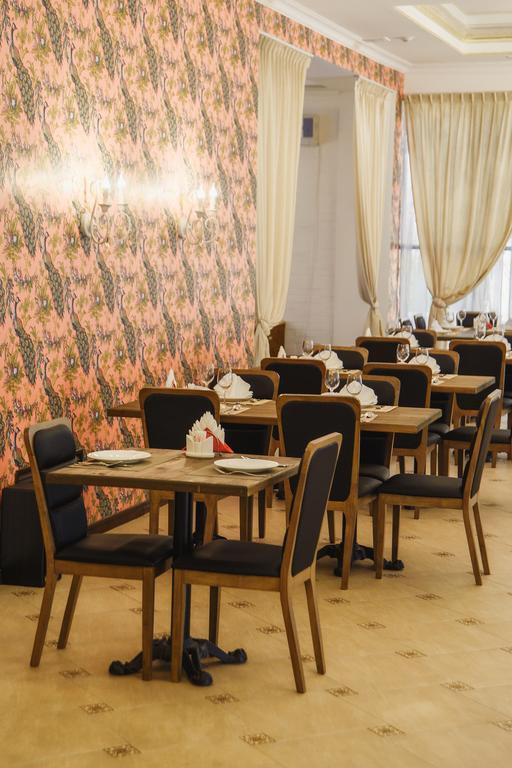 Promenade Park Hotel Shymkent Eksteriør billede