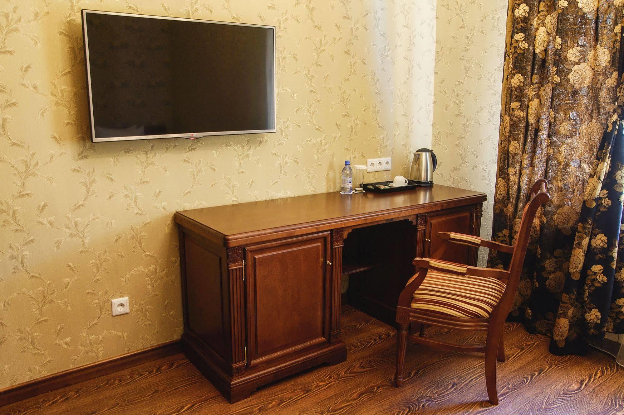 Promenade Park Hotel Shymkent Eksteriør billede