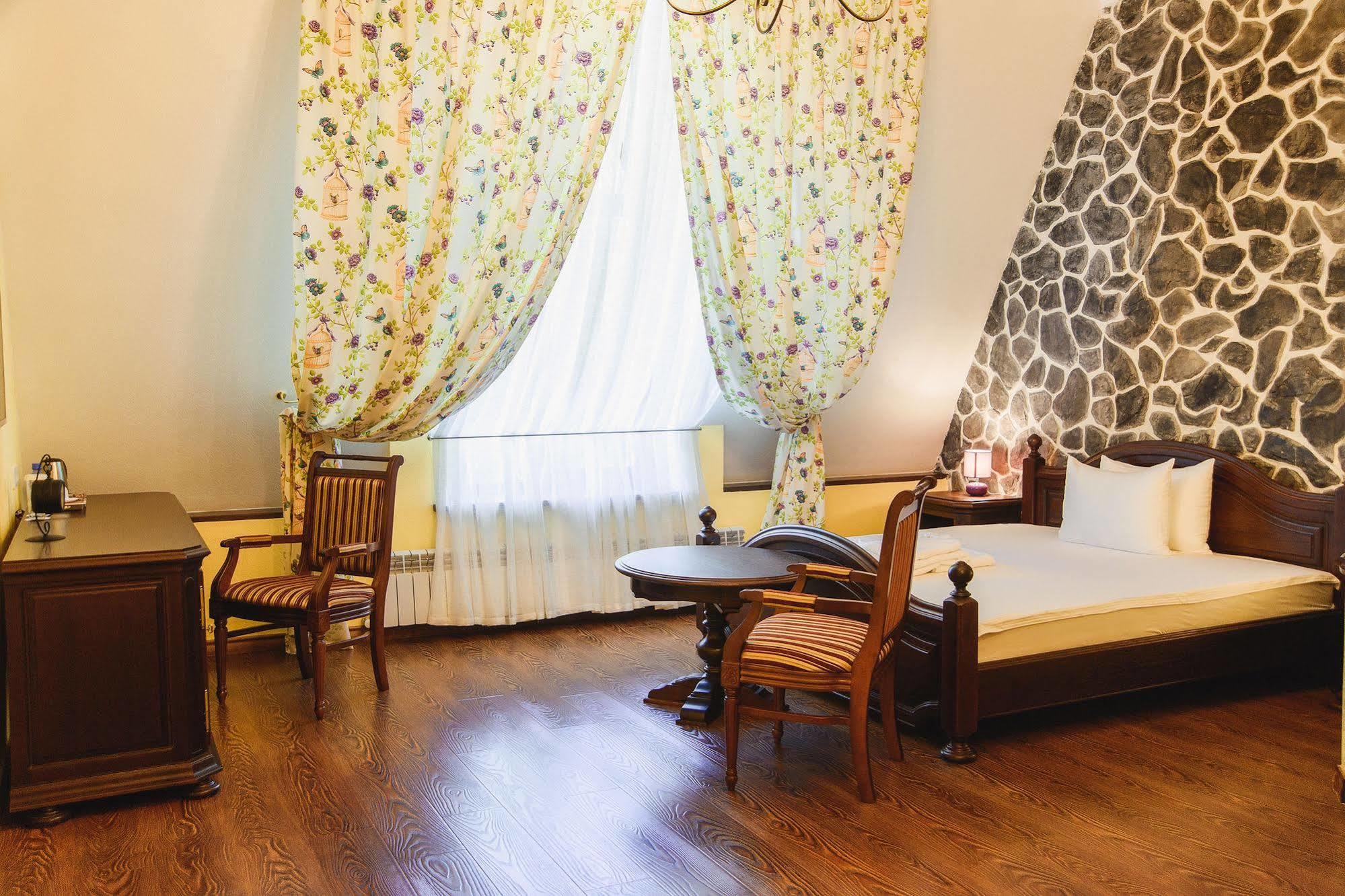 Promenade Park Hotel Shymkent Eksteriør billede